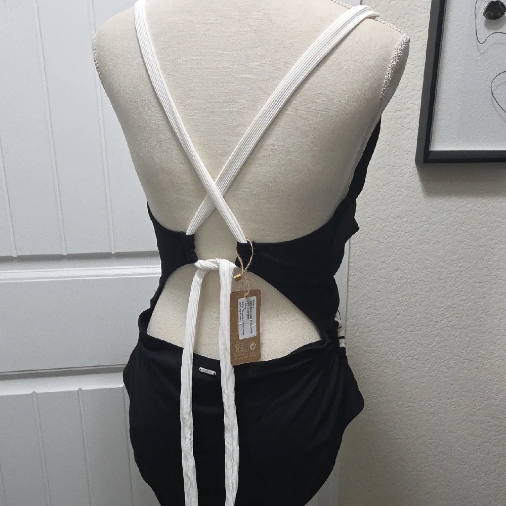 Berlook Black and White Women's Swimsuit - Picture 6 of 7